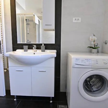 Uzelac * Ουμάγκ