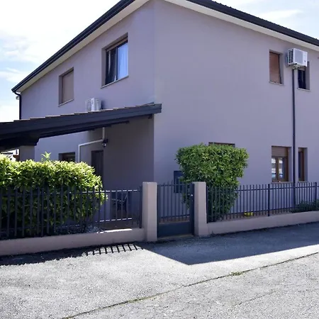 Uzelac Apartment *