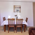 דירה Uzelac