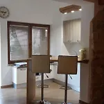 דירה Uzelac אומאג