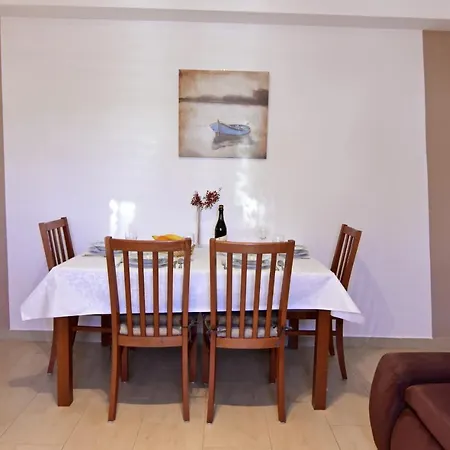 Appartement Uzelac