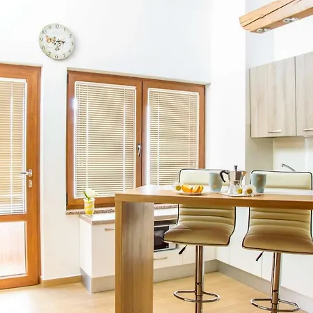 Uzelac Appartement *